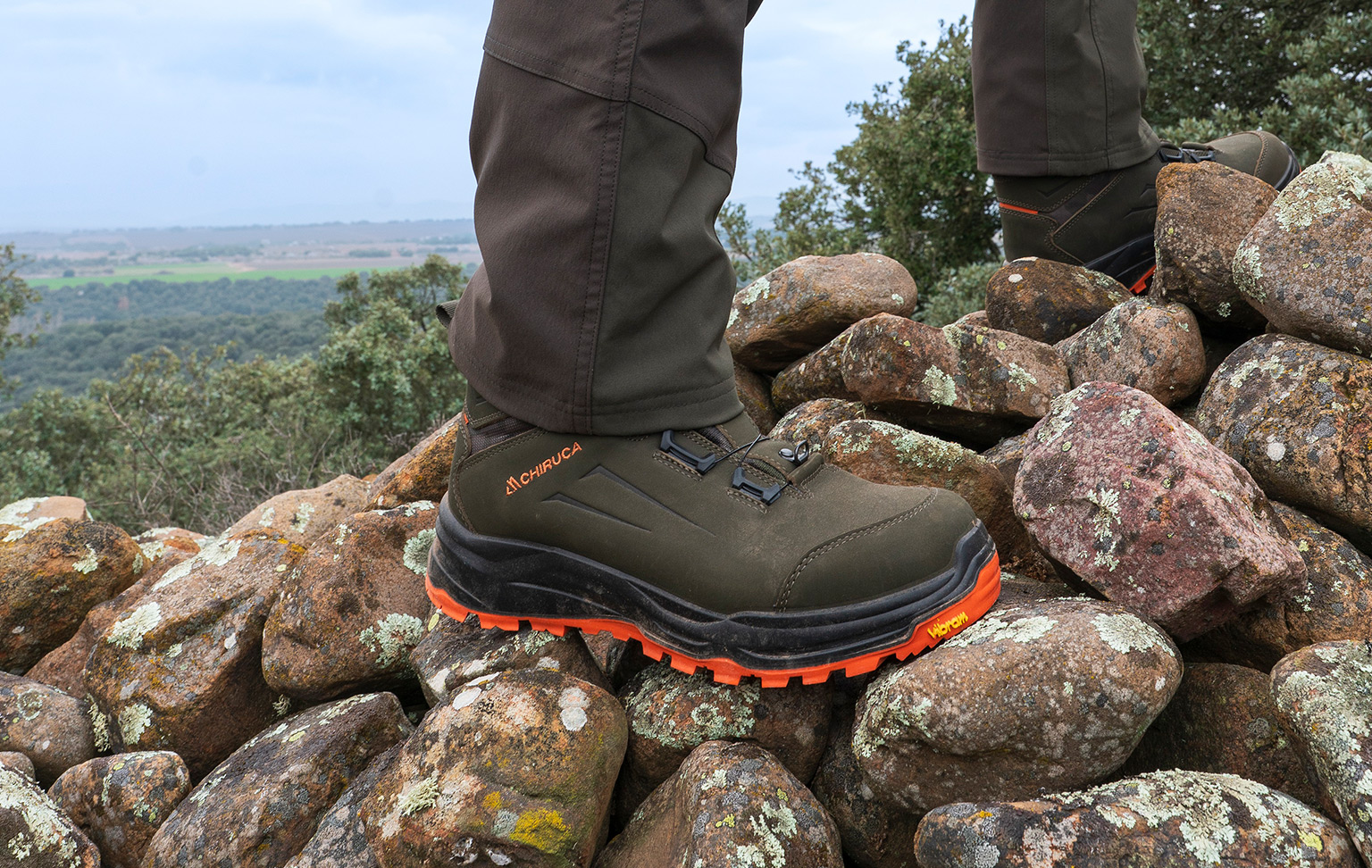 Botas para barro, roca y monte cerrado: cómo elegir suela, caña e impermeabilidad para acertar a la primera